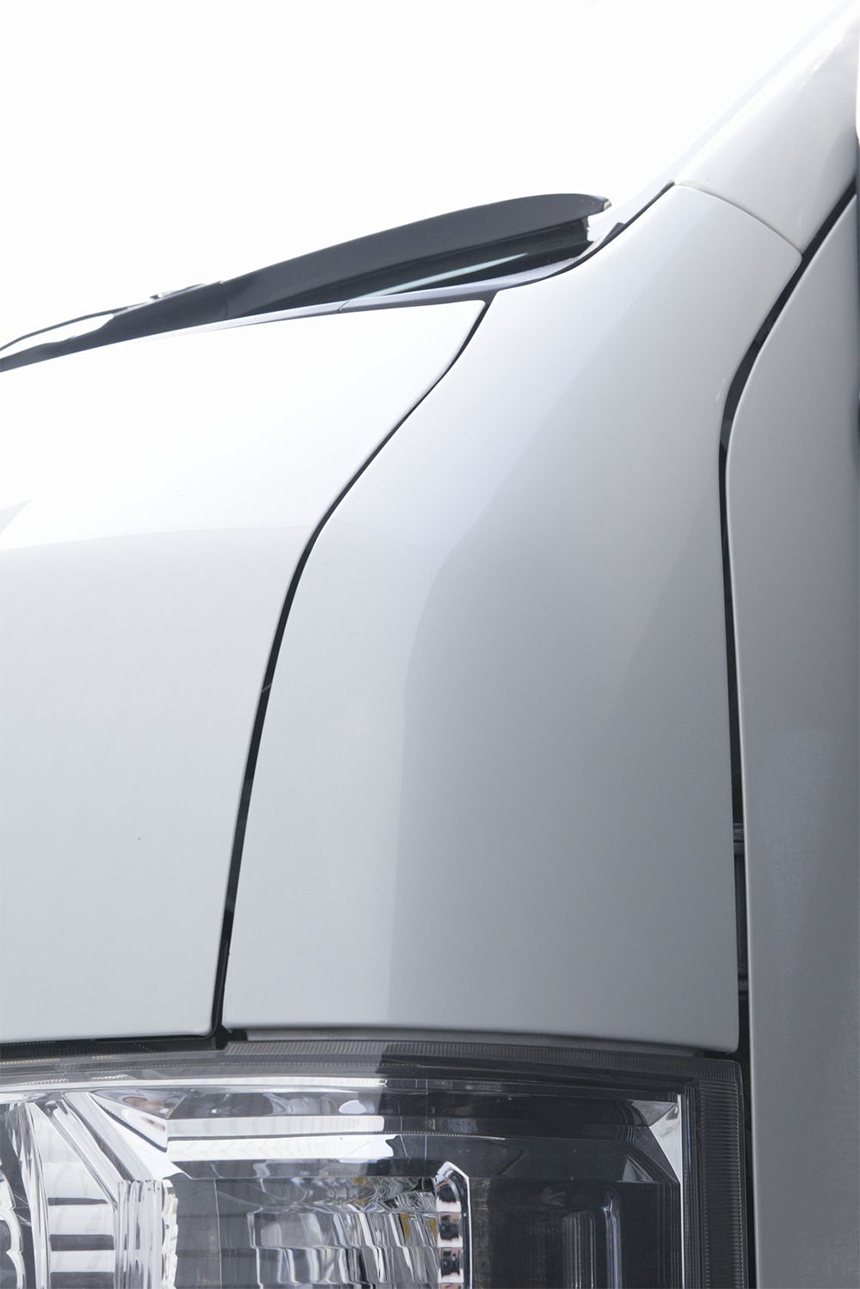 ハイエース 海外純正 塗装済フロントコーナーパネル(交換タイプ)を販売