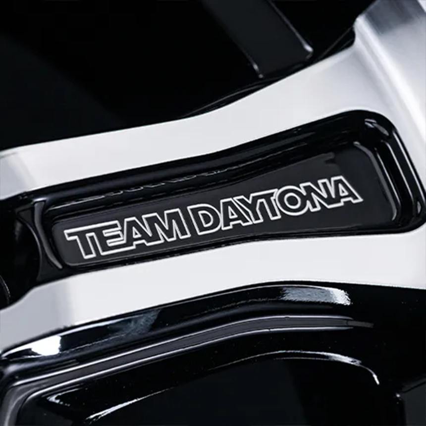ハイエース レイズ チームデイトナ FDX-SG 17インチホイール＆タイヤセット