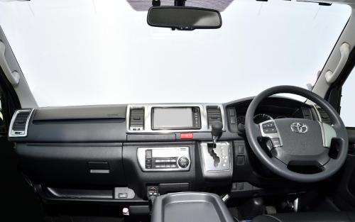 ハイエース用 エアコンベンチレーションパネルを販売。 カスタムパーツ