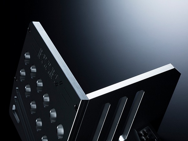 ハイエース用 ESSEX ビレット フットレストを販売。 カスタムパーツ