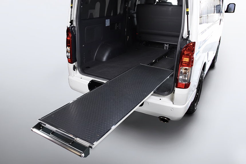 ハイエース セパレート スライドフロア 分割構造